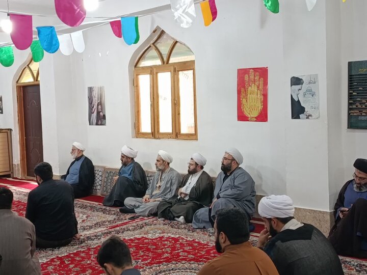 تصاویر/ تجلیل از اساتید و کارکنان مدرسه علمیه امام حسن مجتبی (ع)