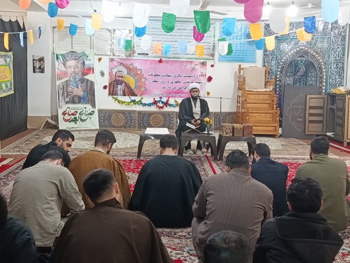 تصاویر/ تجلیل از اساتید و کارکنان مدرسه علمیه امام حسن مجتبی (ع)