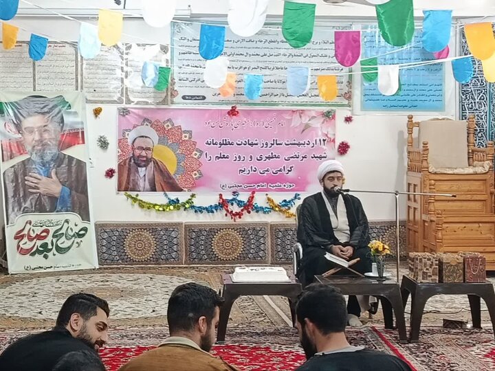 تصاویر/ تجلیل از اساتید و کارکنان مدرسه علمیه امام حسن مجتبی (ع)