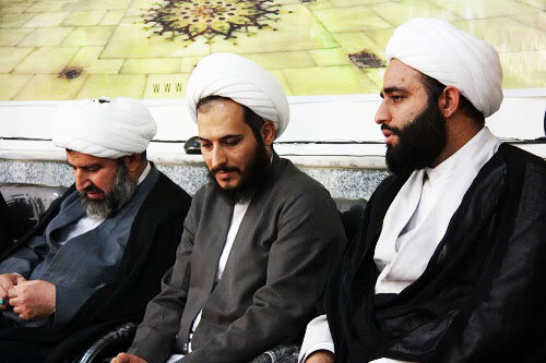 بررسی برنامه‌های کارگروه جذب و تبلیغ در مدرسه علمیه امام خمینی(ره) هرسین+عکس