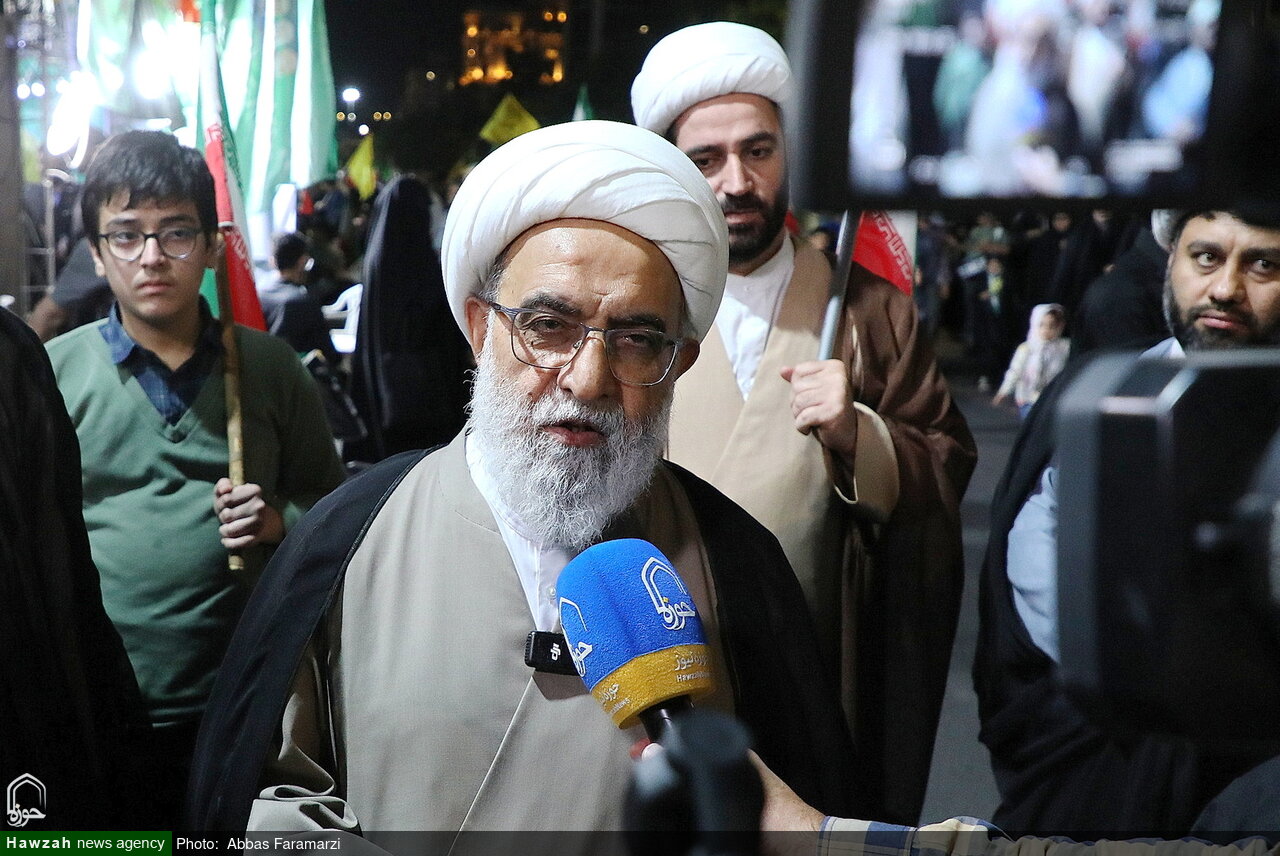 L’Ayatollah Shabzendedar loue la résilience populaire à Qom et souligne l’importance de la présence sur le terrain