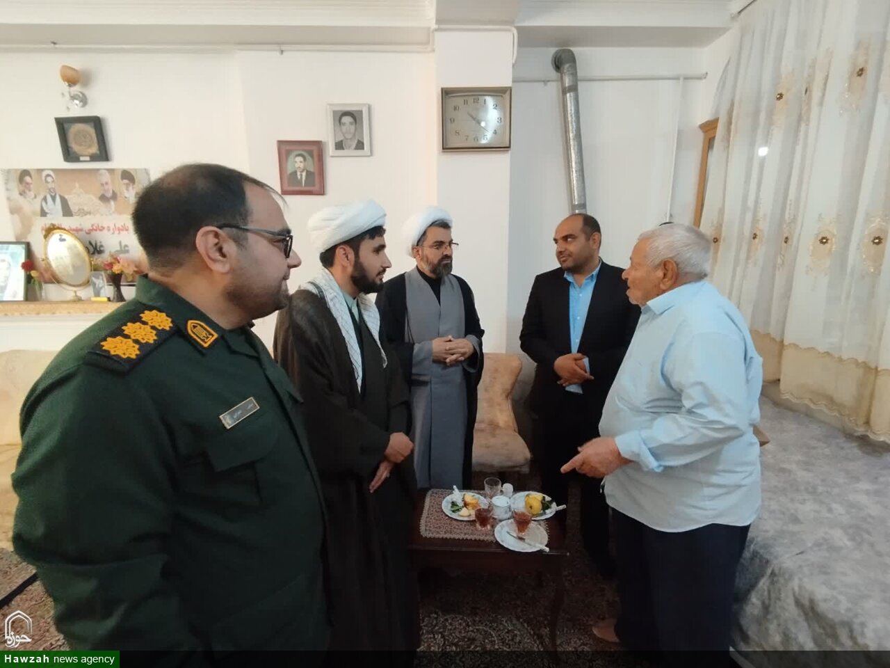 تصاویر/ دیدار با خانواده معظم شهدای روحانی شهرستان انار