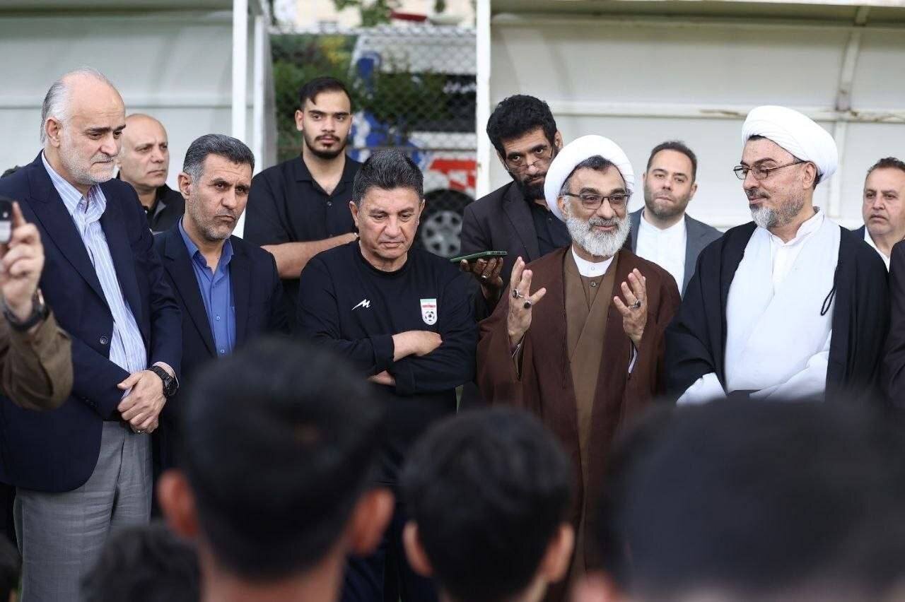 بازیکنان تیم ملی فوتبال امام رضایی هستند