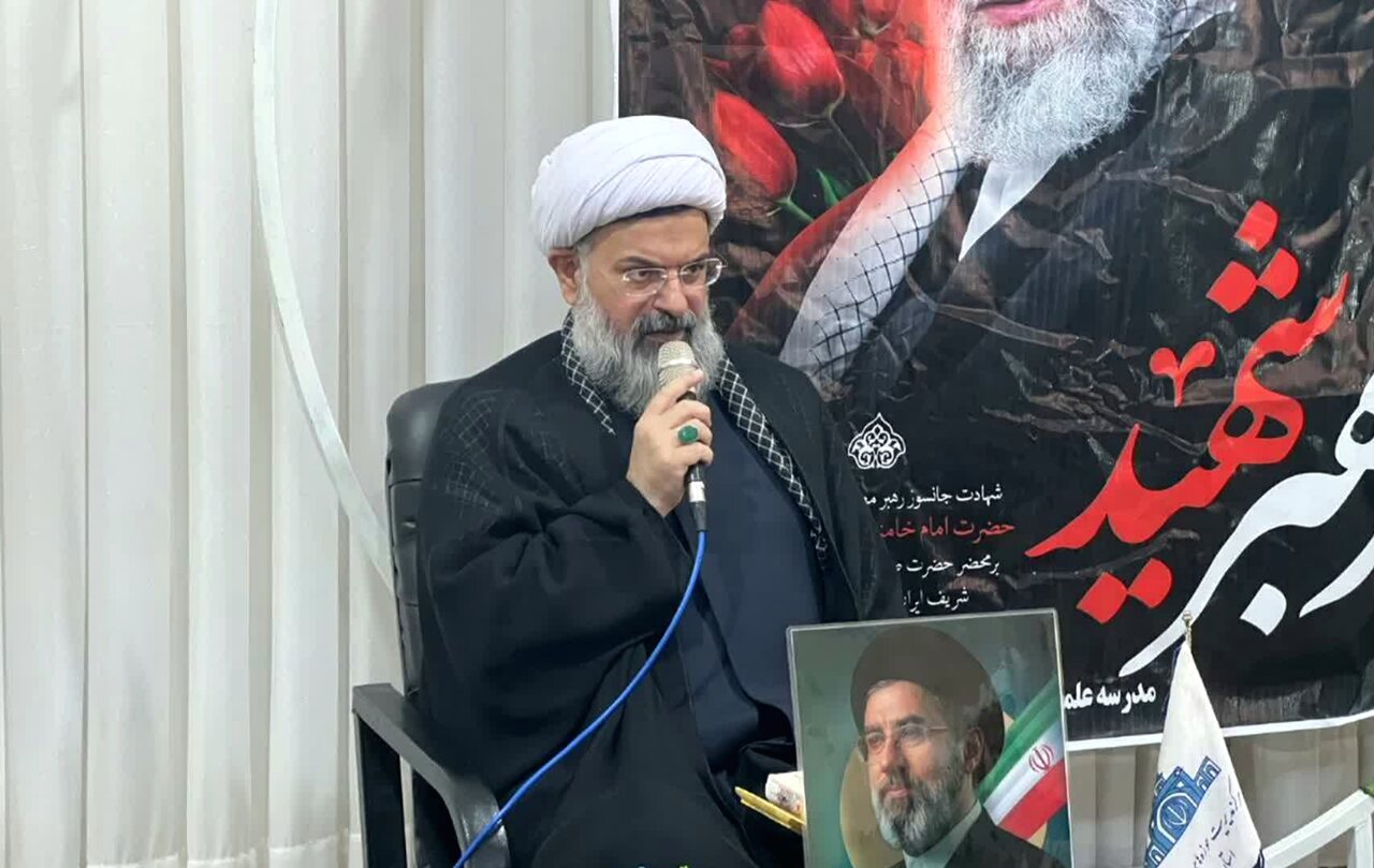 بازخوانی اندیشه امام خامنه‌ای، راه جلوگیری از خطای محاسباتی در مسائل روز است