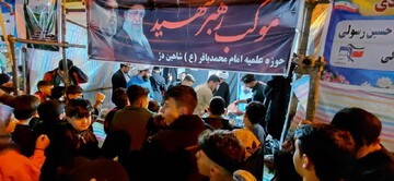 تصاویر/  استمرار فعالیت موکب رهبر شهید مدرسه علمیه امام محمدباقر(علیه‌السلام) شهرستان شاهین‌دژ