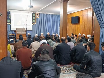تصاویر/ مراسم تجلیل از اساتید حوزه علمیه در خوی