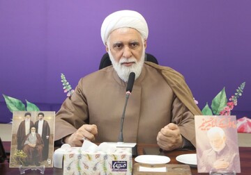تصاویر/ نشست هم‌اندیشی روحانیون با امام جمعه جزیره کیش