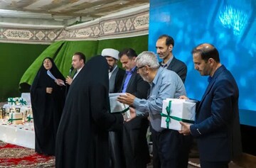 انتشارات «امیرمومنان» کاشان رونمایی شد+ عکس
