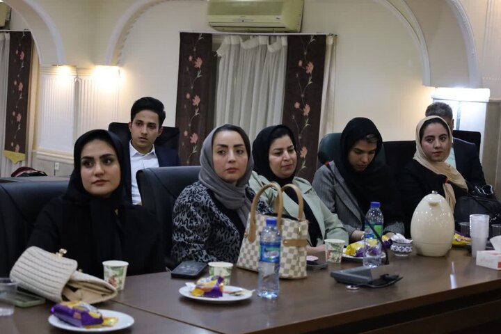 تصاویر/ نشست صمیمی مسئولان مدینة‌العلم کاظمیه با مشاوران آموزش و پرورش استان یزد