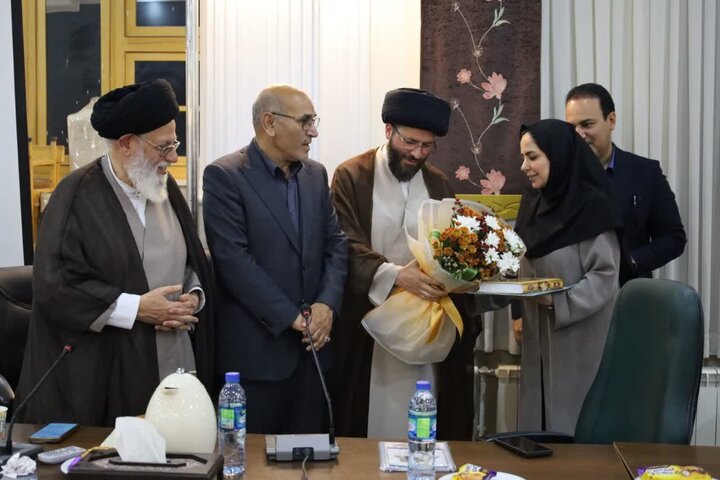 تصاویر/ نشست صمیمی مسئولان مدینة‌العلم کاظمیه با مشاوران آموزش و پرورش استان یزد