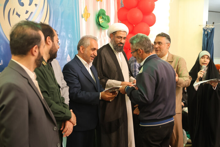 تصاویر /  آیین تقدیر از معلمان ناحیه یک همدان با حضور نماینده ولی فقیه در استان