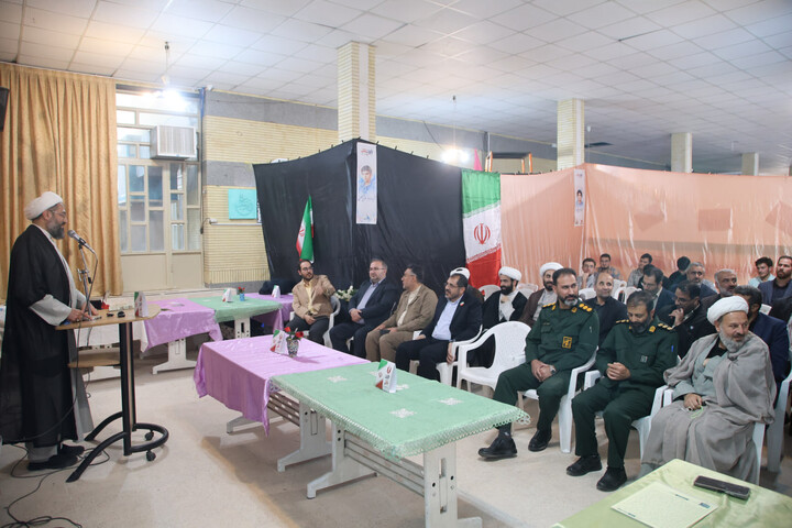 تصاویر / حضور امام جمعه همدان در «پاتوق نوجوان مبارز» در همدان