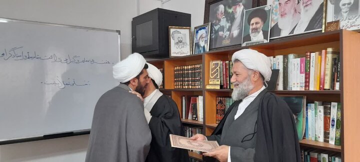 تصاویر/ مراسم تجلیل از اساتید مدرسه علمیه سول اکرم (ص) تکاب