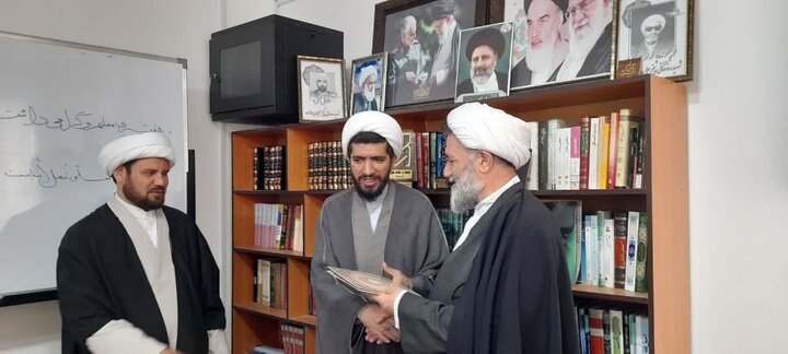 تصاویر/ مراسم تجلیل از اساتید مدرسه علمیه سول اکرم (ص) تکاب