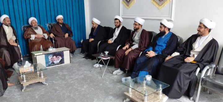 تصاویر/  مراسم تجلیل از اساتید مدرسه علمیه امام محمدباقر (علیه السلام)