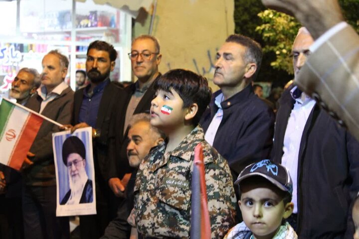 تصاویر/ مطالبه انتقام خون رهبر انقلاب و بیعت با رهبری؛ شعار محوری شصت و ششمین تجمع مردمی در باروق