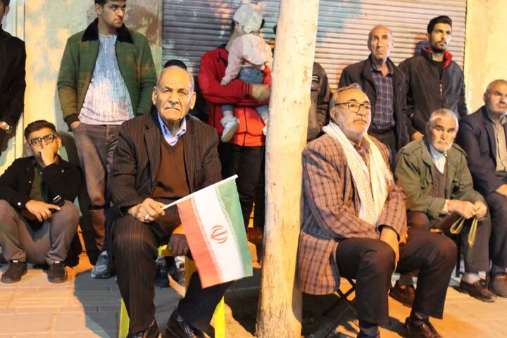 تصاویر/ مطالبه انتقام خون رهبر انقلاب و بیعت با رهبری؛ شعار محوری شصت و ششمین تجمع مردمی در باروق