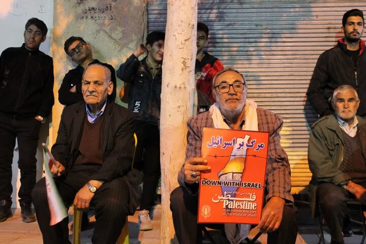 تصاویر/ مطالبه انتقام خون رهبر انقلاب و بیعت با رهبری؛ شعار محوری شصت و ششمین تجمع مردمی در باروق