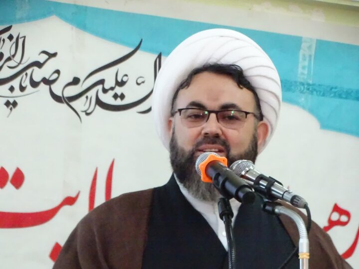 تصاویر/ همایش گرامیداشت هفته معلم و تجلیل از معلمان نمونه شهرستانی و بازنشستگان در شهرستان چهاربرج