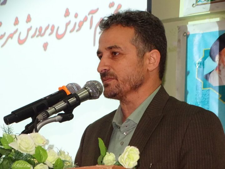 تصاویر/ همایش گرامیداشت هفته معلم و تجلیل از معلمان نمونه شهرستانی و بازنشستگان در شهرستان چهاربرج