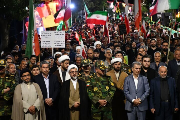 تصاویر/ تجدید بیعت با رهبری و مطالبه انتقام خون رهبر معظم انقلاب در شصت و ششمین شب حضور مردمی در سلماس