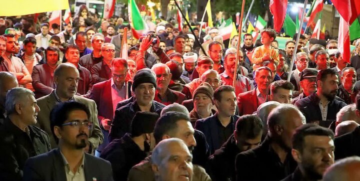 تصاویر/ تجدید بیعت با رهبری و مطالبه انتقام خون رهبر معظم انقلاب در شصت و ششمین شب حضور مردمی در سلماس