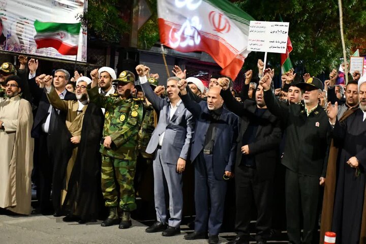 تصاویر/ تجدید بیعت با رهبری و مطالبه انتقام خون رهبر معظم انقلاب در شصت و ششمین شب حضور مردمی در سلماس
