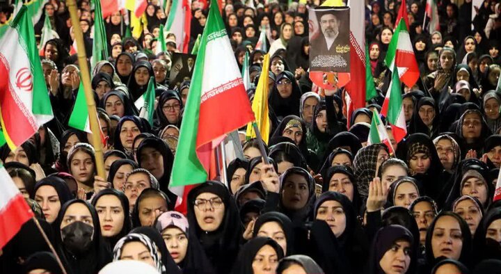 تصاویر/ تجدید بیعت با رهبری و مطالبه انتقام خون رهبر معظم انقلاب در شصت و ششمین شب حضور مردمی در سلماس