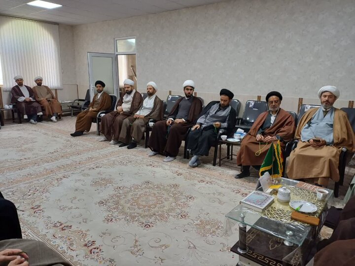 تصاویر/ نشست همفکری روحانیون شهرستان چایپاره