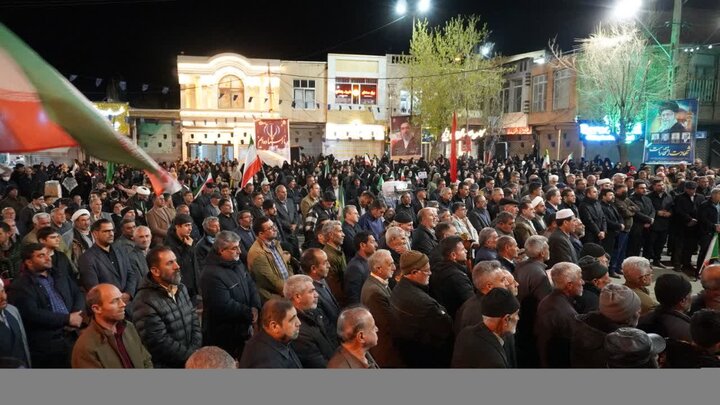 تصاویر/ تجمع مردمی در  شصت و ششمین شب در شهرستان چالدران در حمایت قاطع از نیروهای مسلح