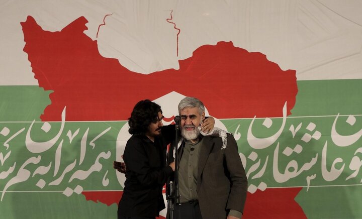 تصاویر/ اجتماع شبانه مقابل درب اصلی دانشگاه تهران