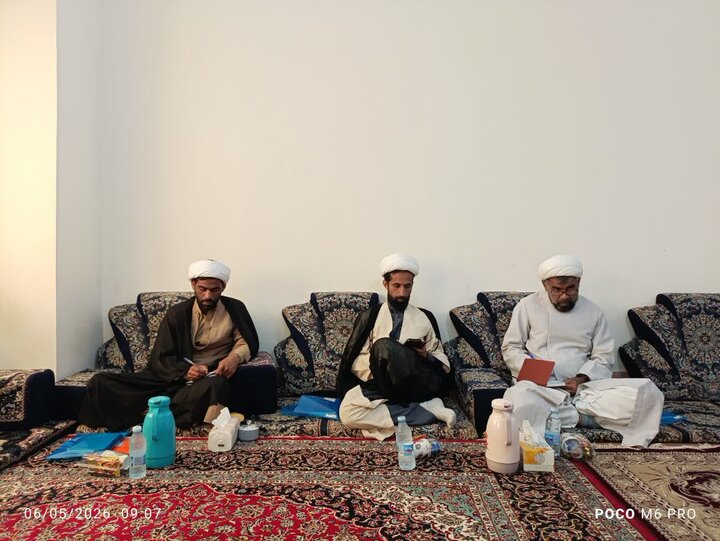 تصاویر/ نشست مدیران و کادر مدارس علمیه شهرستان های ایرانشهر و دلگان