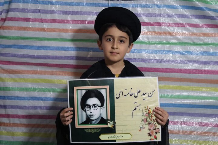 تصاویر/ پویش "من سیدعلی خامنه ای هستم" در موکب مدرسه علمیه امام خمینی(ره) ارومیه