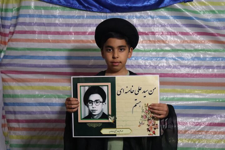 تصاویر/ پویش "من سیدعلی خامنه ای هستم" در موکب مدرسه علمیه امام خمینی(ره) ارومیه
