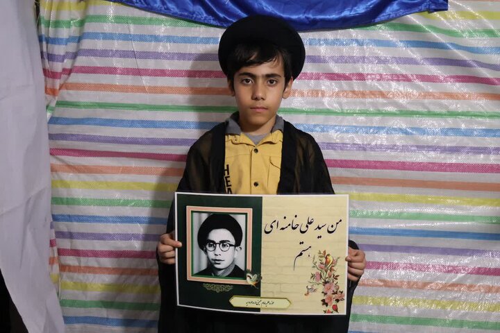تصاویر/ پویش "من سیدعلی خامنه ای هستم" در موکب مدرسه علمیه امام خمینی(ره) ارومیه