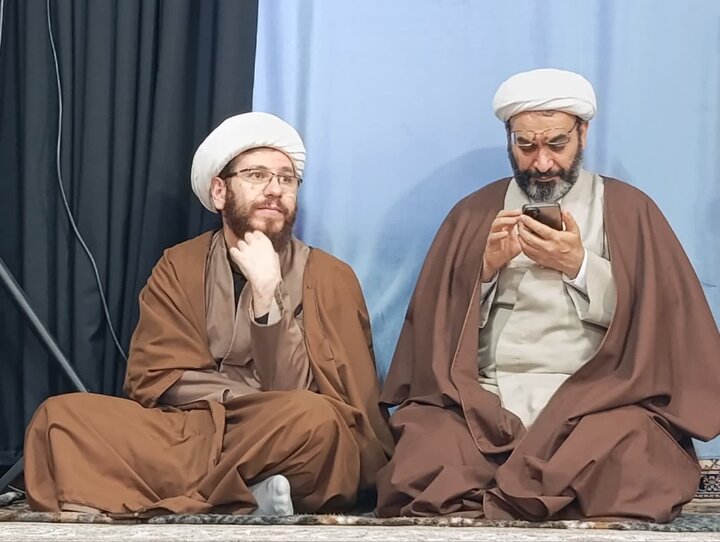 تصاویر/ مراسم تجلیل از اساتید حوزه علمیه در خوی