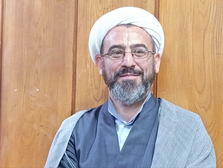 تصاویر/ مراسم تجلیل از اساتید حوزه علمیه در خوی