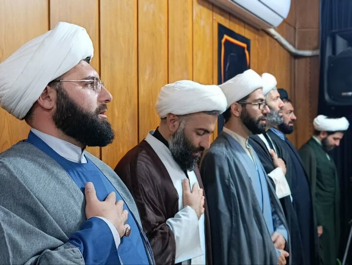 تصاویر/ مراسم تجلیل از اساتید حوزه علمیه در خوی