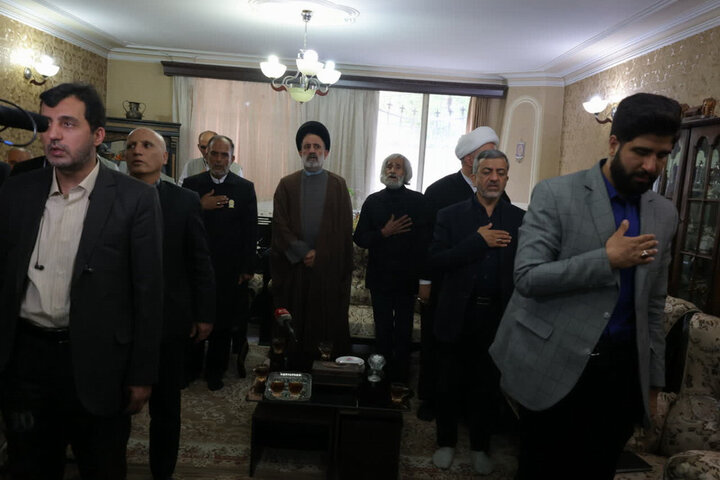 تصاویر/ دیدار نماینده ولی‌فقیه در بنیاد شهید با 4 خانواده شهید جنگ رمضان