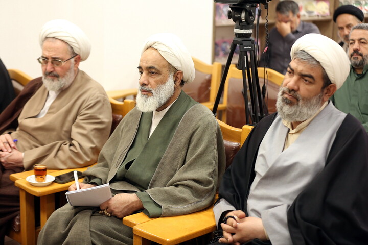تصاویر/ نشست علمی «نقش شهید سید حسن نصرالله در تبیین و معرفی الگوی حاکمیت ولایی» در قم
