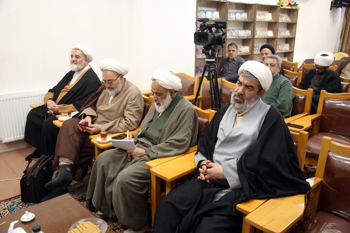 تصاویر/ نشست علمی «نقش شهید سید حسن نصرالله در تبیین و معرفی الگوی حاکمیت ولایی» در قم