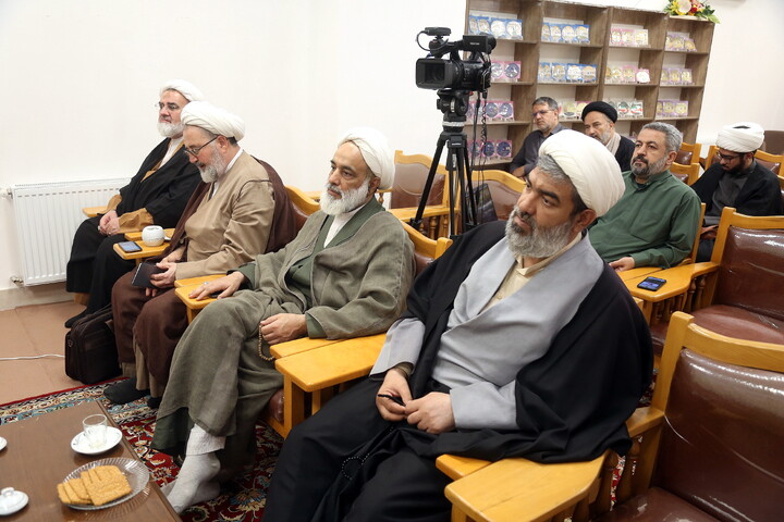 تصاویر/ نشست علمی «نقش شهید سید حسن نصرالله در تبیین و معرفی الگوی حاکمیت ولایی» در قم