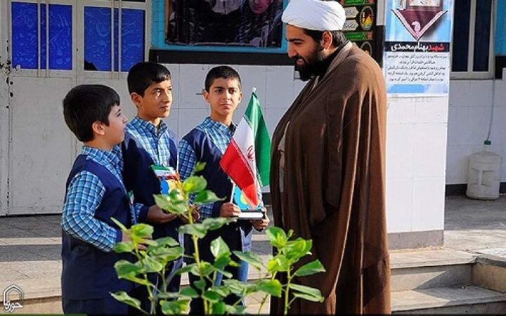 از کلاس درس تا مرزهای ذهنی؛ معلم به عنوان بازوی عملیاتی در جنگ شناختی