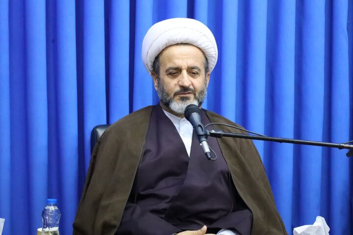 تصاویر / دیدار اساتید و کادر مدرسه علمیه ریحانه الرسول (س) نکا با نماینده ولی فقیه در مازندران