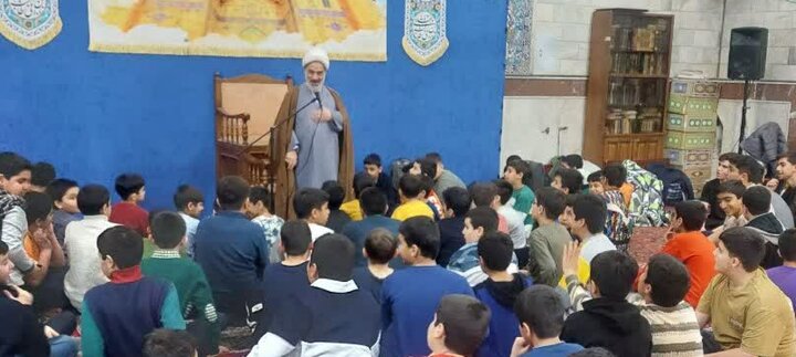 تصاویر/ آیین تقدیر از نوجوانان فعال در اجتماعات شبانه مسجد امام حسن مجتبی (ع) شهرک محلاتی تهران