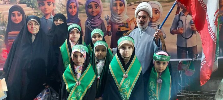 تصاویر/ آیین تقدیر از نوجوانان فعال در اجتماعات شبانه مسجد امام حسن مجتبی (ع) شهرک محلاتی تهران