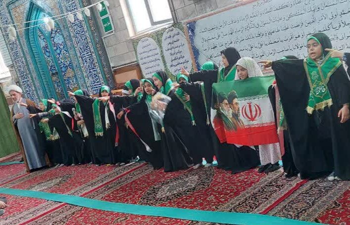 تصاویر/ آیین تقدیر از نوجوانان فعال در اجتماعات شبانه مسجد امام حسن مجتبی (ع) شهرک محلاتی تهران