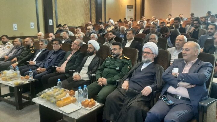 تصاویر / برگزاری مراسم باشکوه گرامیداشت مقام معلم در شهرستان عباس‌آباد با حضور امام جمعه