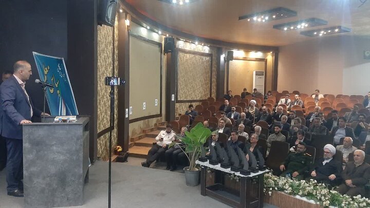 تصاویر / برگزاری مراسم باشکوه گرامیداشت مقام معلم در شهرستان عباس‌آباد با حضور امام جمعه