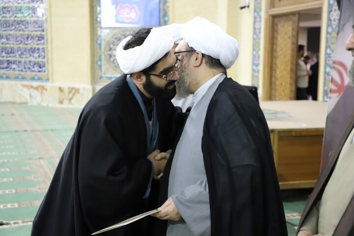 مراسم تجلیل از اساتید نمونه حوزه علمیه تبریز